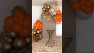 #mujer #cafe #fiesta #globos #decoracion #ideas #arcodeglobos #arcoorganico #beige #dorado #naranja