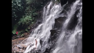 Kanto Lampo Waterfall Gianyar air terjun yang mudah dijangkau dan menarik untuk diphoto.