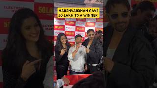 HARSHVARDHAN RANE GAVE 50 LAKH TO A RANDOM WINNER  AT ELECTRONIC MART