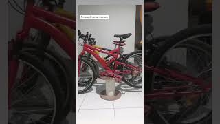 pintei minha bike de vermelho.