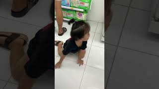 Adek mau buka kulkas gak bisa #shorts #shortsviral #funny #anaklucu #funnyvideo #belanja #puding