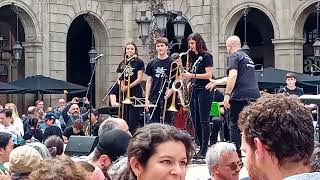 Sant Andreu Jazz Band concert featuring Claudia Rostey, Easter Monday 2023 - Placa Reial, Barcelona.