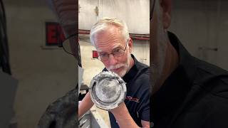 Duramax Piston Melt Down. Excessive Fuel Consumption by burning engine oil. It happens 👨‍🔧