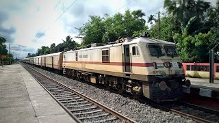 Kanchanjungha Express passing with tremendous speed on irregular track||ER