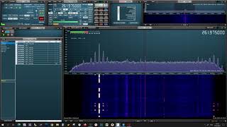 На частотах SATCOM какая-то религиозная передача. Поигрался с усилением приемника.