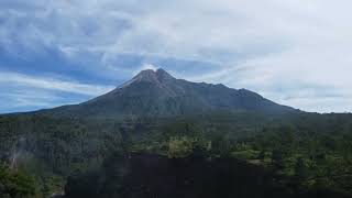 Benarkah ada Batu Alien di Merapi