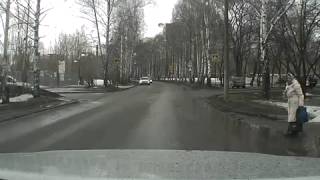 Перевел бабушку через дорогу \ Grandmother moved across the road