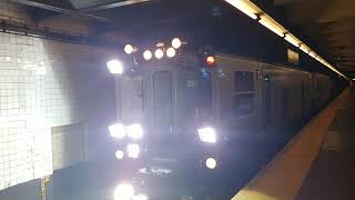 MTA Subways - Plasser American TGC4 passing through 175th Street-George Washington Bridge