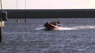 Boot maakt water op waddenzee