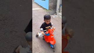 Main motor vesva kecil... yuk..!! #cutebaby