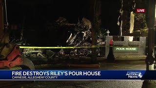 Riley's Pour House destroyed by fire in Carnegie