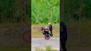 KTM😱 duke 200￼ subscribe karo 😱 #comment karo #Stunt shot video#ktmloverktm #￼ Viral video￼ 🙏