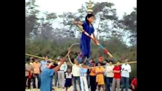 Street Circus rope walking girl