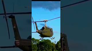 UH-1 Huey landing#shorts #youtubeshorts #shortsbeta #hueyhelicopter #bellhelicopter