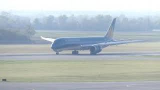 Vietnam Airlines Boeing 787-9 Dreamliner landing in Vienna