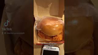 #MommyRecos - Jollibee Chicken Burger - Highly recommended