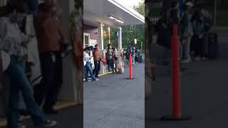 NY commuters waiting for bus