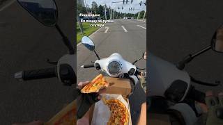 Круглая пицца в квадратной коробке #яникогдане #srilanka #pizza #motovlog