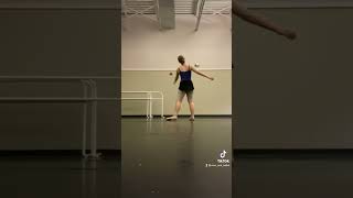 I am not a turner😃👍 #ballerina #ballet #dance #pointe #shorts #turning #dancer #arabesque #balance