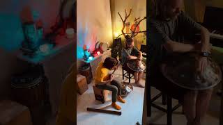 Паша Аеон и Георгий Нефёдов творили магию в Доме #music #percussion #балалайка #handpan #ханг