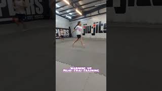 WARMING UP MUAY THAI TRAINING #muaythai #andrea #martialarts #muaythaishorts #muaythaitraining