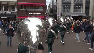 Impressie afmars orkesten na afloop Loud & Proud The Parade