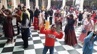 Vrindavan iskcon temple bhajan dance #vrindavan #iskcon #dance #bhajan #krishna #radhe #shorts #4k