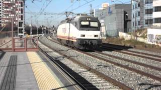 252 de Renfe aislada pasando por Fuente de la Mora