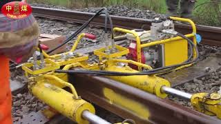 Rail stretching machine