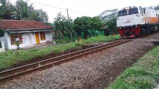 Kereta Api Purwojaya Relasi Cilacap (Clp)- Gambir (Gmr)  31 Maret 2016