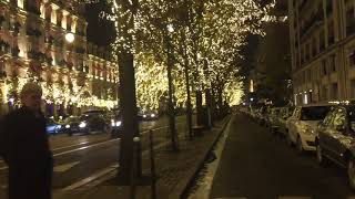 Les Champs- Élysées En Rouge Pour Les  Illumination De Noël