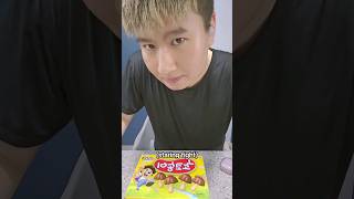 I tried a Korean snack 초코송이 #koreansnack #mukbang #viral #fyp