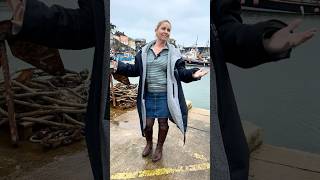 It’s a chilly day in Cornwall but I’m wrapped up cosy #cornwall #mevagissey #skirt #tights #boots