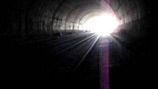 en bicicleta dentro del túnel del AVE en Alacuás, Valencia