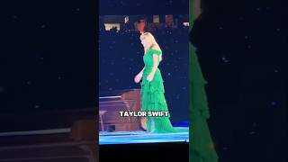 Taylor Swift’s Wild Stage Dive #shorts