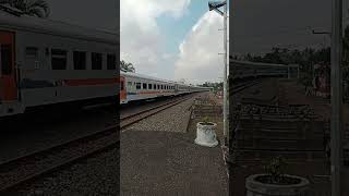 #keretaapi #viral #cintakeretaapiindonesia #kaserayu#videoviral