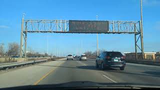 Traffic on I-55 inward Chicago