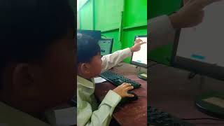 Praktikum komputer di sekolah #shorts #shortsvideo #belajarkomputer #anaksekolah