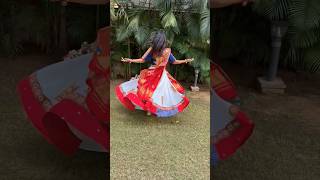 #dance #garba #navratri #viral #kesariyorang #gujrati #youtubeshorts #shorts #tranding #fashion