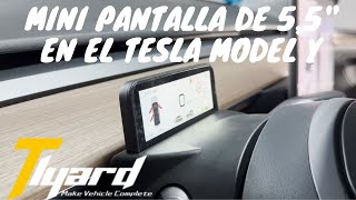 Mini pantalla de 5,5 pulgadas en el salpicadero del Tesla Model Y