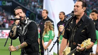 The Boss Hoss singt die Nationalhymne gegen Werder Bremen gegen Bayern München -  Werder Bremen