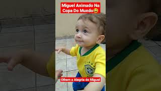 Miguel na Copa do Mundo - Olha Isso  - Miguel Sempre Alegre, Dançando e Andando - Família Dias