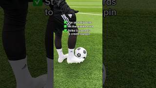 HOW TO SHOOT FREEKICKS THAT DIP #soccer #football #fussball