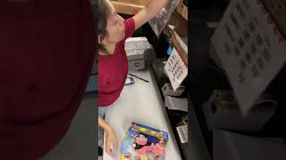 Packing online order at Target 📦 (🎥: justineperales/TT)