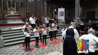 Folkmusikläger-ensemblen spelar "Aldrig har jag haft så roligt förr!"