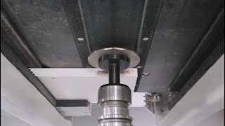 Profilnut in die Kante mit einem P-System CNC Nutfräser