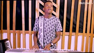 New style umukunga/igisirimba by pianist zimurinda azanye indi style ya bass 🙏🙏🙏🙏🙏🙏🎹🎹🎹🎹🎹🎹