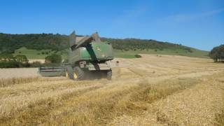 Hostovice - Triticale 2016  John Deere S690 & John Deere 8295r