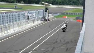 Incredible Wheelies and Stoppies Suzuki Bandit!!!