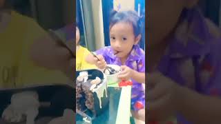 Makan kue #enak #viral #videoshort